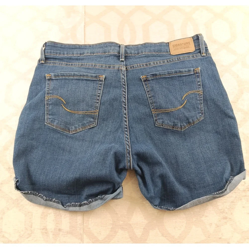 Signature by Levi Strauss Women Mid Rise Denim Shorts Cuffed Blue Size 12 - Picture 2 of 9
